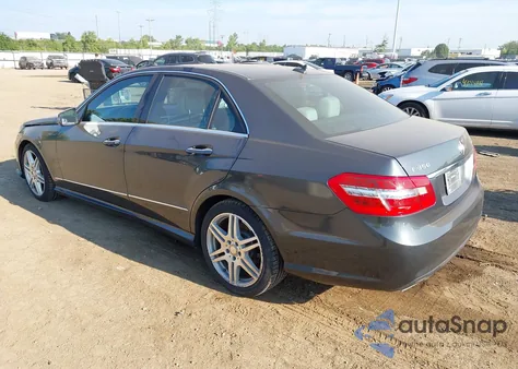 2010 Mercedes-Benz E 350 4Matic z USA, uszkodzony, nr VIN WDDHF8HB1AA070095